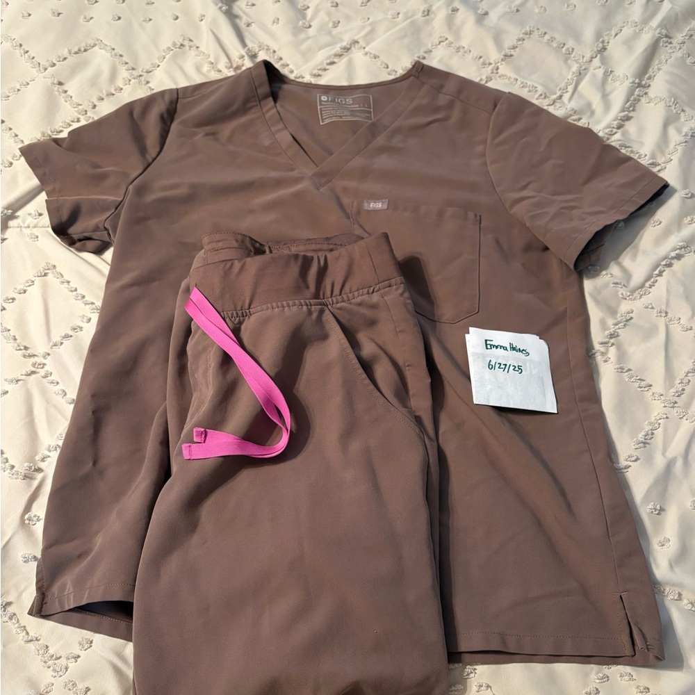 Figs Smokey Taupe Large